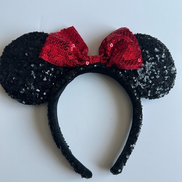 Disney Minnie Mouse Classic Sequin Red Bow Black Color Ear Headband - Picture 6 of 6